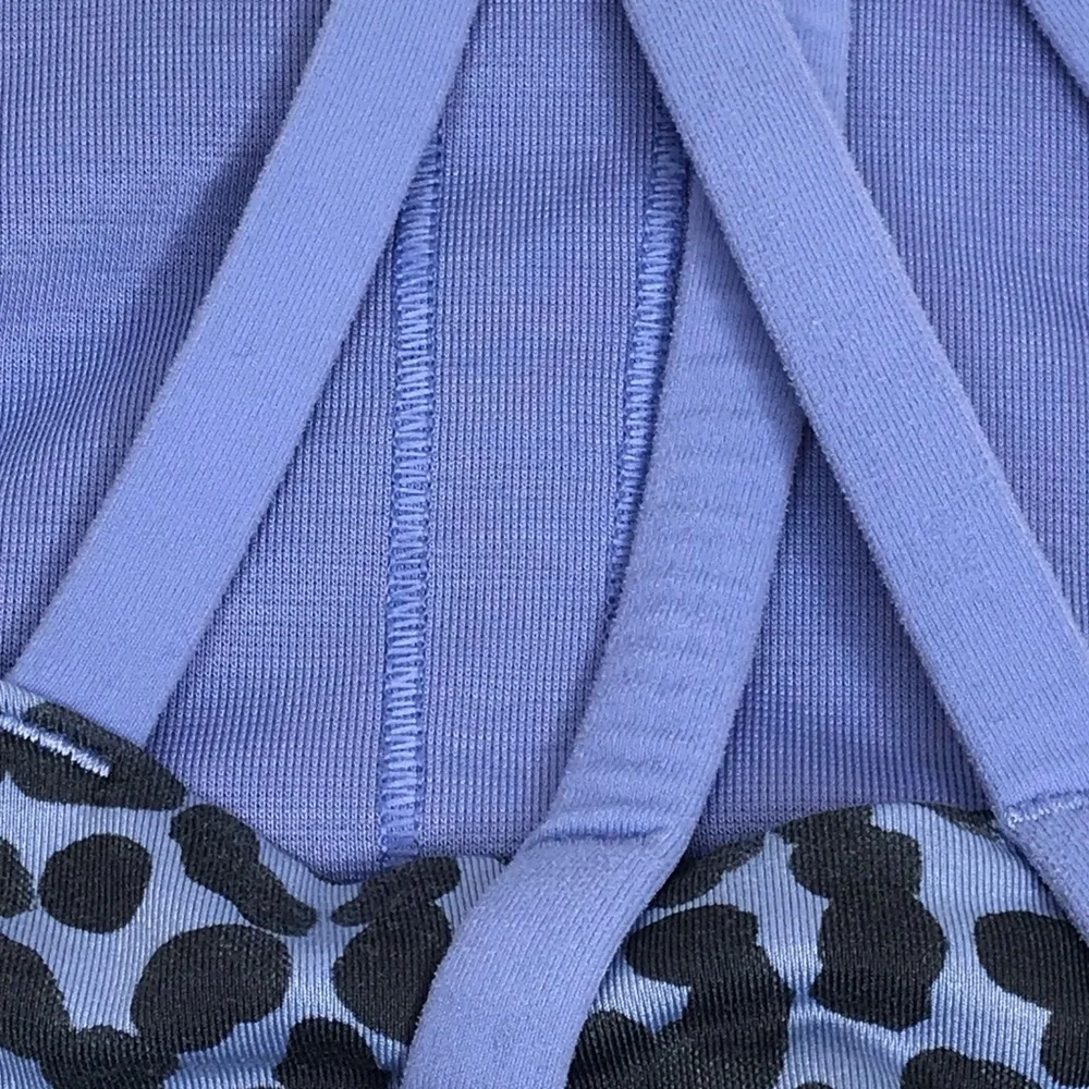 Lululemon Women’s Energy Bra Size 4 - Picture 5 of 6